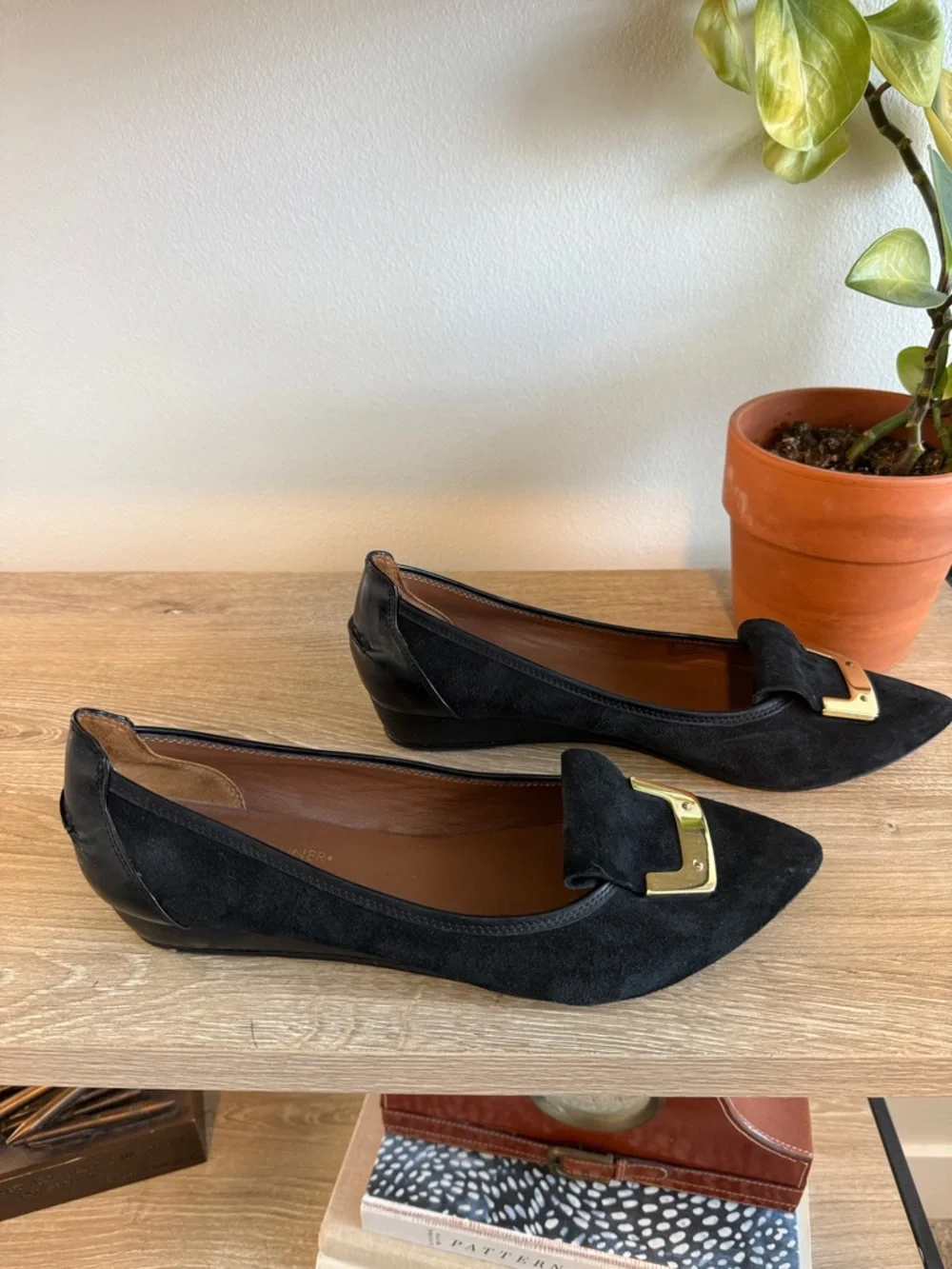 Donald J Pliner Nila Black Patent Suede Leather Wedge, 9 - Picture 4 of 10